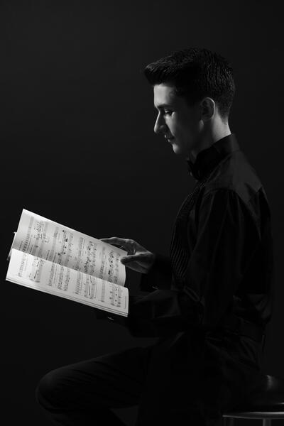 Sevan Gharibian profile (B&amp;W)